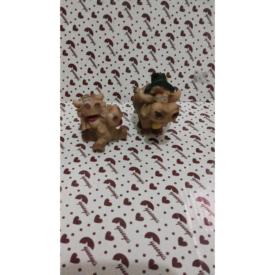 

miniatur sapi coklat