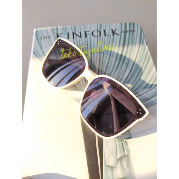 Kacamata GM Her warna Broken White