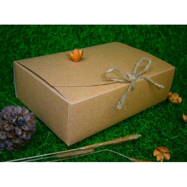 

BOX PERSEGI BROWN KRAFT 280gr UKURAN 17*11,5*5 cm