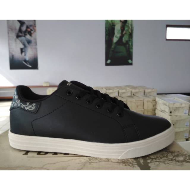 Sepatu tomkins TULLY blk wht