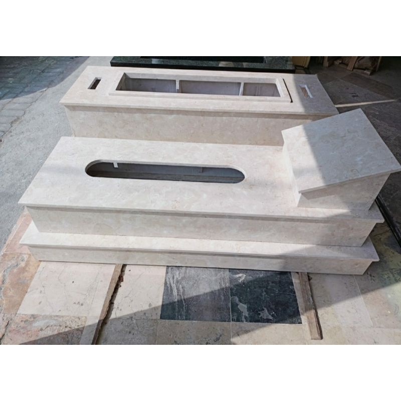 Kijingan Makam Marmer Putih