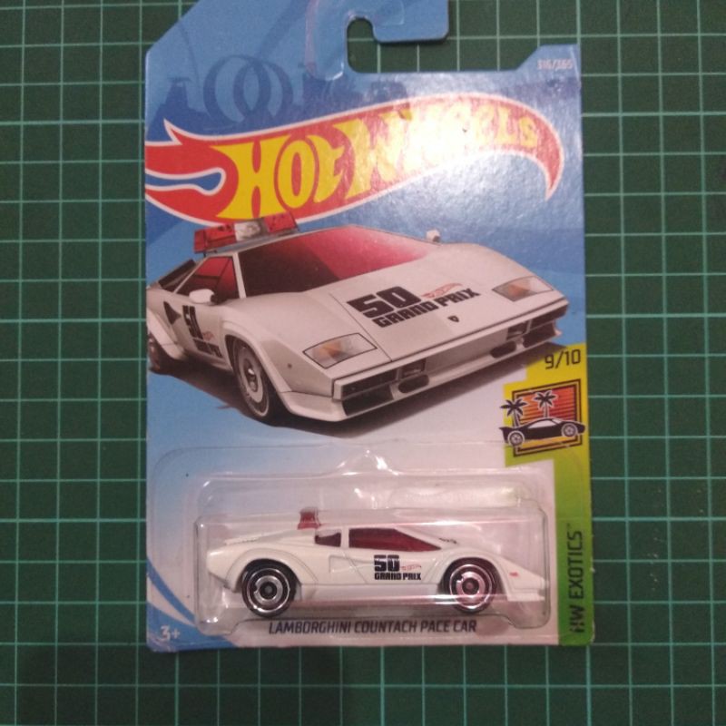 

HotwheelsLamborghiniCountachPutih