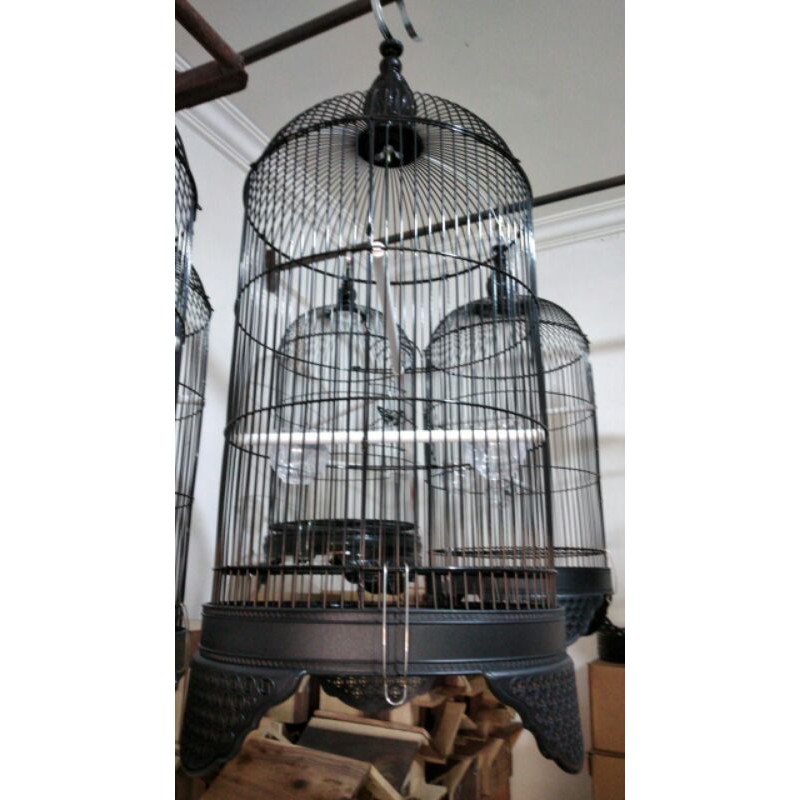 Sangkar Bulat Kaki Tiga Merek CC