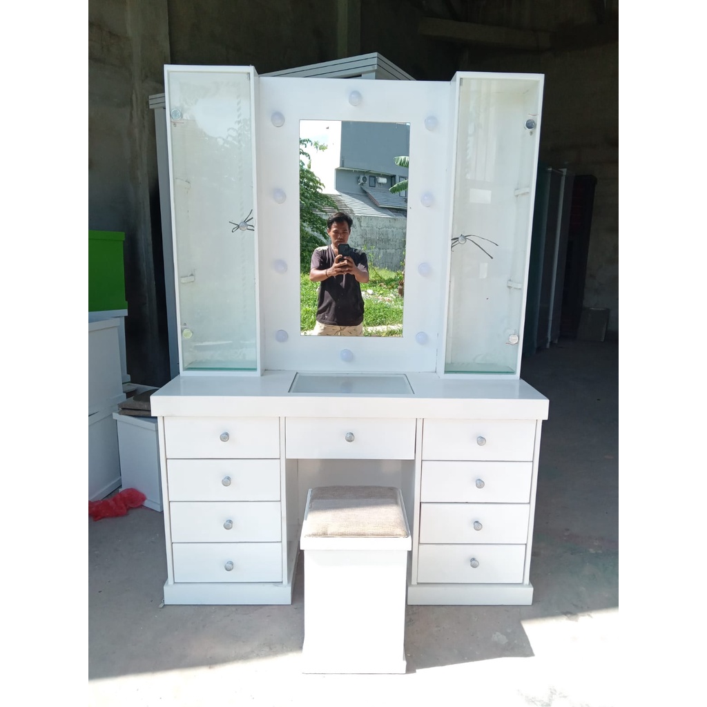 MEJA RIAS LAMPU / MEJA RIAS MINIMALIS