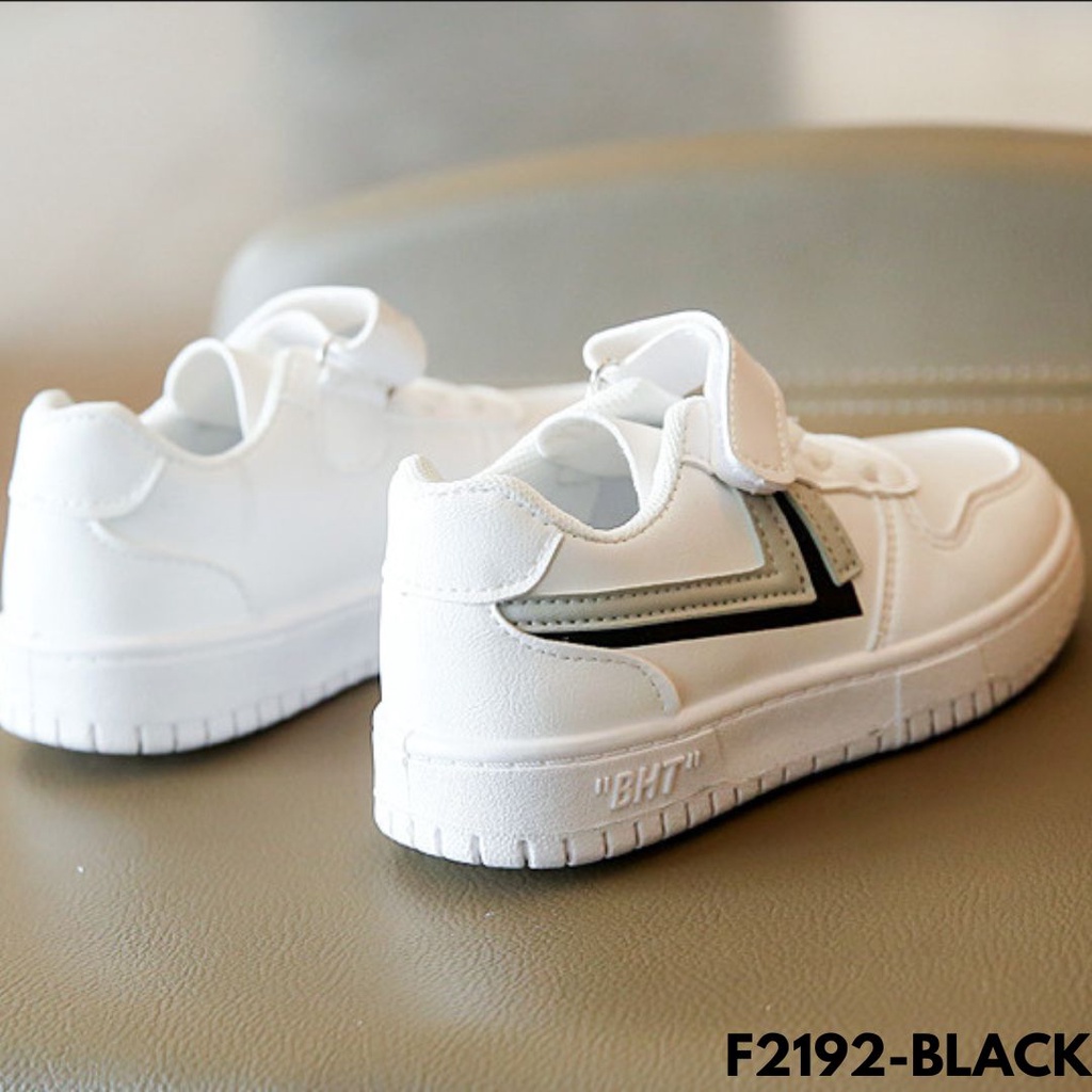 SEPATU SNEAKERS ANAKA DESAIN SIMPLE BRENDI MANTEPP POL BAHAN PU IMPORT F2192