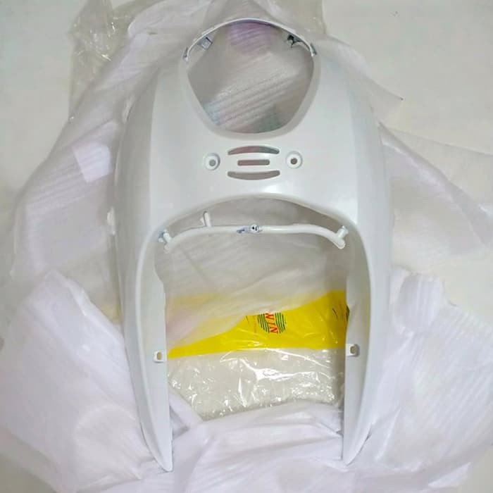 cover front panel tameng kap depan scoopy karbu KYT putih non original