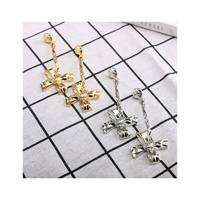 LRC Anting Tusuk Fashion Golden Bow Irregular Concave Earrings D98362