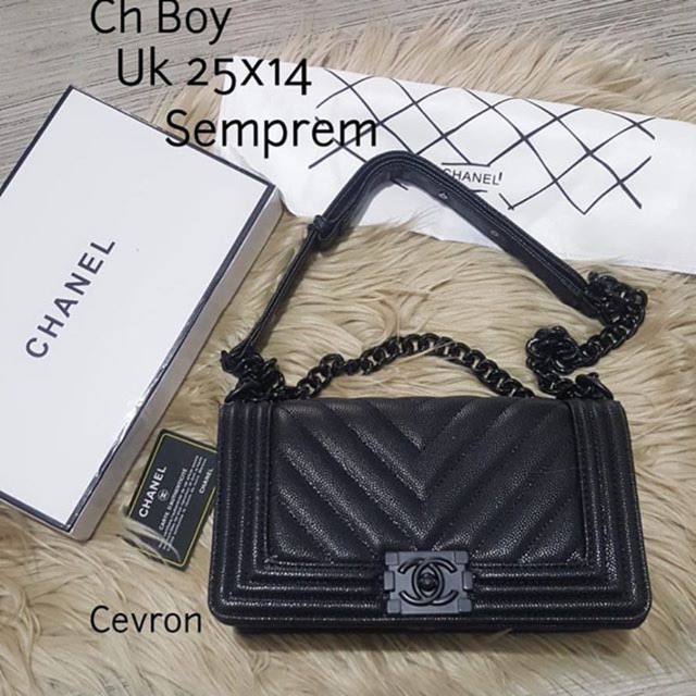Chanel Boy cevron