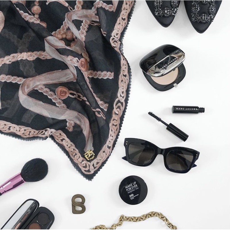 buttonscarves preloved chain series in black