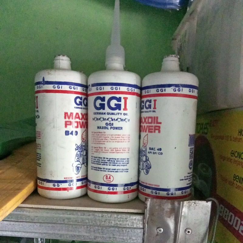OLI MESIN VESPA minyak pelumas mesin Vespa klasik oli Vespa klasik