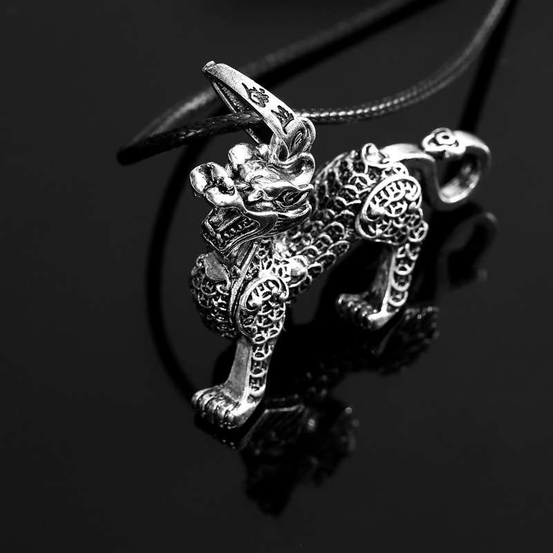 Kalung Tag Desain Mahkota Bahan Stainless Steel Gaya Eropa Amerika Untuk Pria