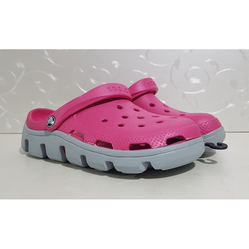 w9 crocs