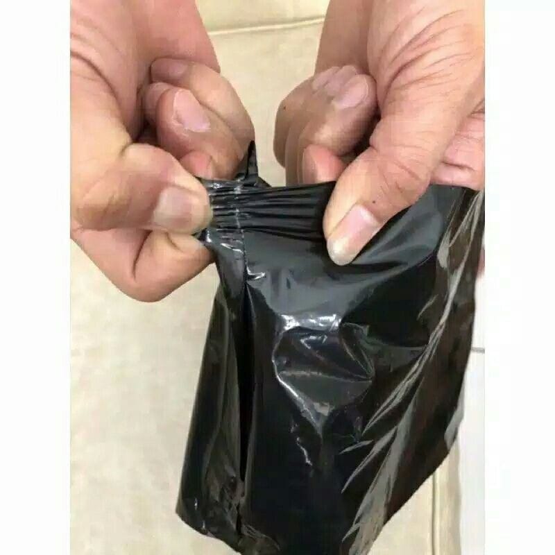 PLASTIK POLYMAILER 25X35 100PCS HITAM PE GLOSSY / PLASTIK PACKING AN ONILINE SHOP