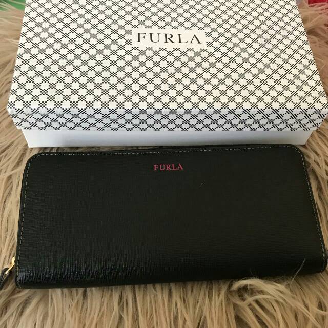 Dompet Furla