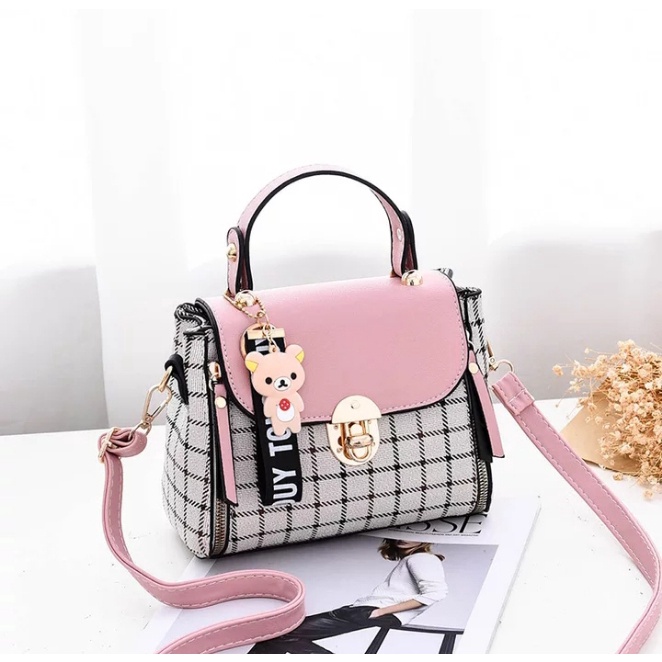 top handle bag wanita / tas selempang wanita terbaru/ tas selempang wanita kekinian 2022/ tas selempang wanita korea/ tas selempang wanita import batam/ tas selempang wanita import ori/ tas selempang wanita murah/ tas kondangan/ tas wanita simpel/ others