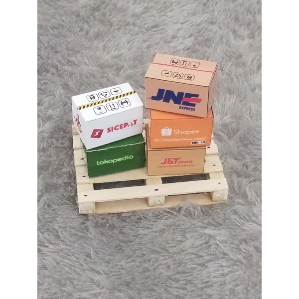 Miniature dus paket marketplace/ekspedisi