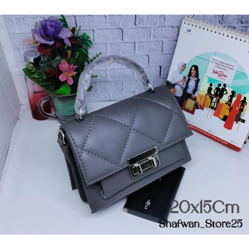 Tas Selempang wanita//Tas Wanita Minisho Mewah//Tas Selempang kekinian//Tas Selempang//Tas Wanita//Tas Terbaru//Tas Kekinian//Fashion wanita//Fashion Kekinian//TasPaket//Sling bag//Tas murah//tas import//Grosir tas//