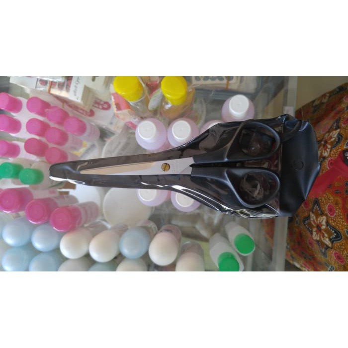 Gunting Potong Candy Hitam