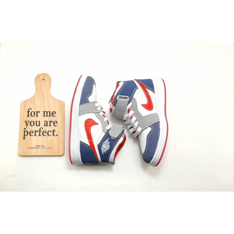 NIKE AIR JORDAN 1 HIGH KIDS + BOX UNISEX SIZE: 24-35