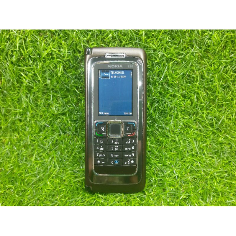 HP Jadul Nokia E90 Communicator Mulus IMEI Tembus Not E7 or 9300