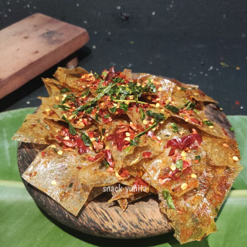 Keripik kaca Pedas Gurih Daun jeruk 50 gram