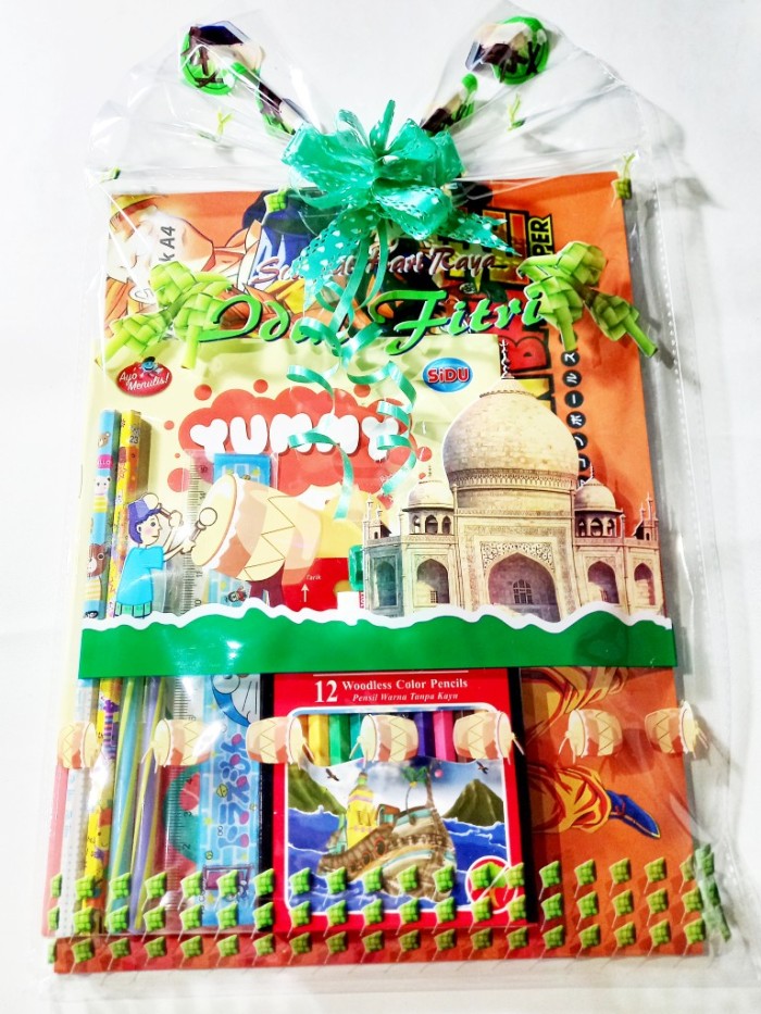 

Paket alat tulis sekolah lengkap dengan buku gambar tema Idul Fitri