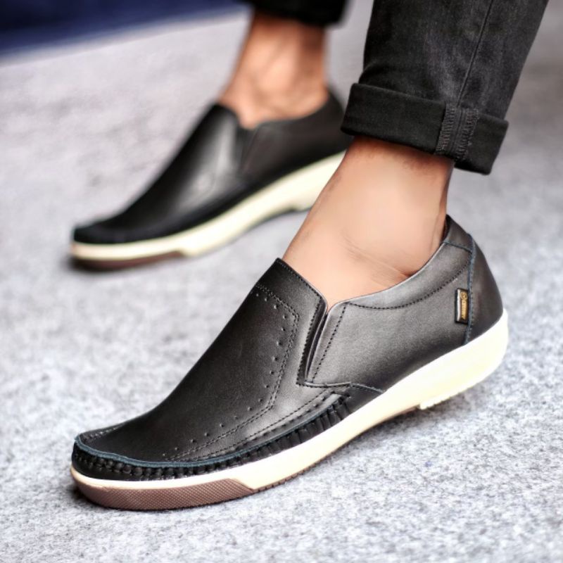 Sepatu Pria Kasual Kulit Asli Original Slip On Laki Kerja Cowo Keren Trendy Slop Kekinian Cowo Modis ORI Selop Flat Datar Excellent Exclusive Premium Duality Kets Cowok Laki  Tiga Warna Distro Street Style Enoz Calaio