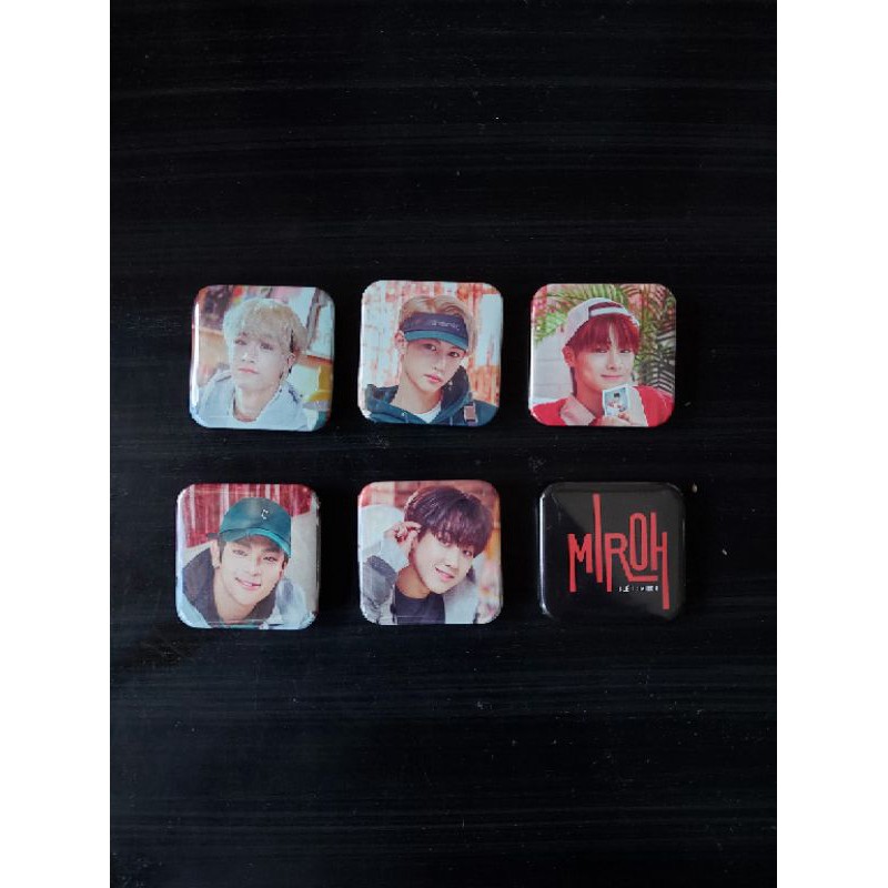 Stray Kids Official Pin Badge (Hi-Stay Lucky Box)