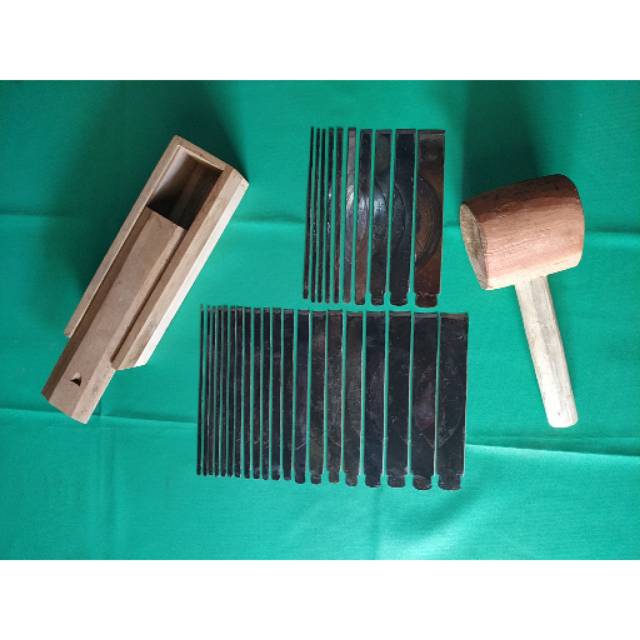 Pahat ukir kayu kualitas super plus palu dan kotak kayu