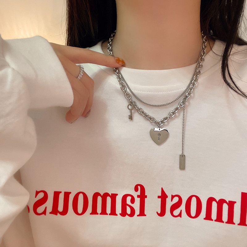 Kalung Rantai Tulang Selangka Desain Kunci Hati Ganda Gaya Korea Hip-hop Untuk Wanita