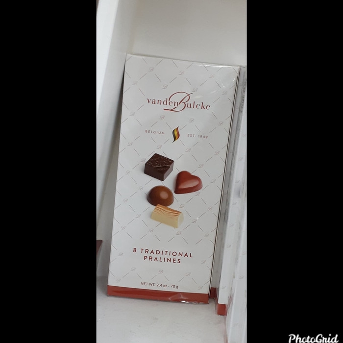 

Vanden Bulcke 8 Traditional Praline Chocolate-Chocolate Import