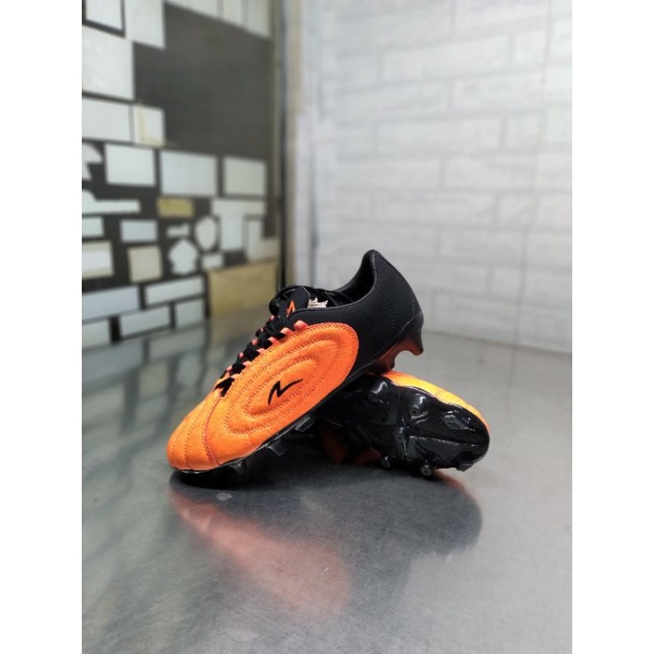 SEPATU BOLA SPECS BARRICADA FUERZA PRO FG