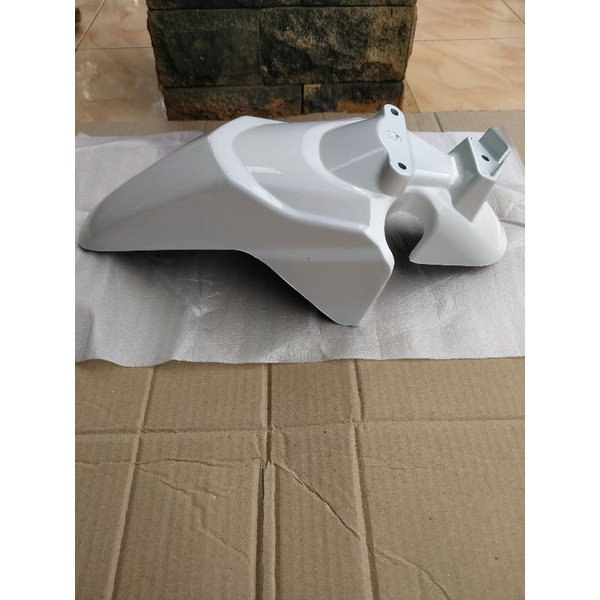 spakbor depan beat karbu putih