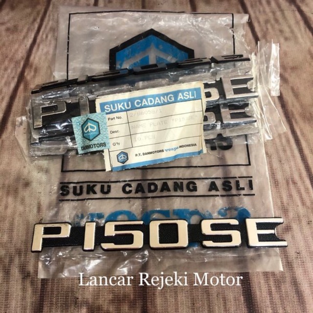 Emblem Vespa P150 SE Strada P 150 SE Original Danmotor Biru