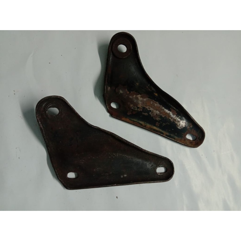 Breket dudukan knalpot  pangkon knalpot honda astrea star honda 800 ori