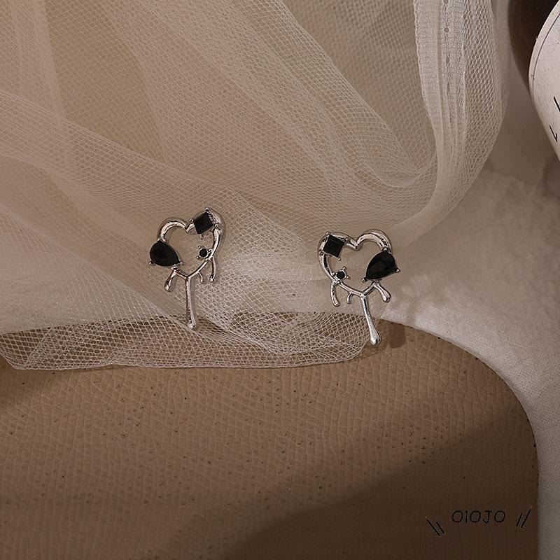【COD】Anting Stud Bentuk Hati Gelap Untuk Wanita