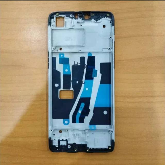 Frame Bezzel Tulang Tengah Tatakan Lcd Oppo F7 F7 Pro