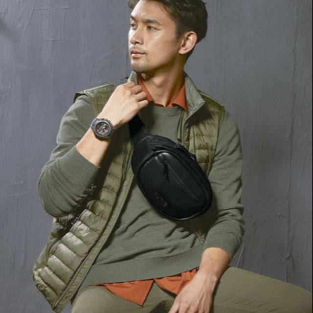 WAISTBAG / TAS DADA / TAS PINGGANG / REYNOLD BLACK SOPHIE MARTIN PARIS ALIVE