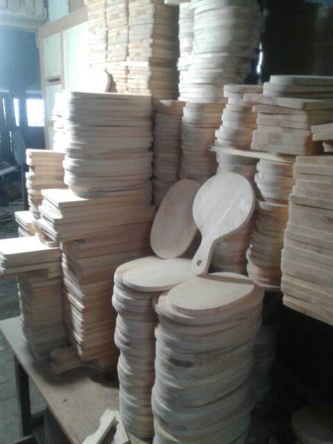 Talenan Kayu  24X15cm Talenan Oval Kaki Halus Dan Elegan Kayu Pinus