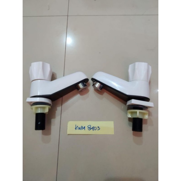 kran wastafel bahan plastik abs putih bagus