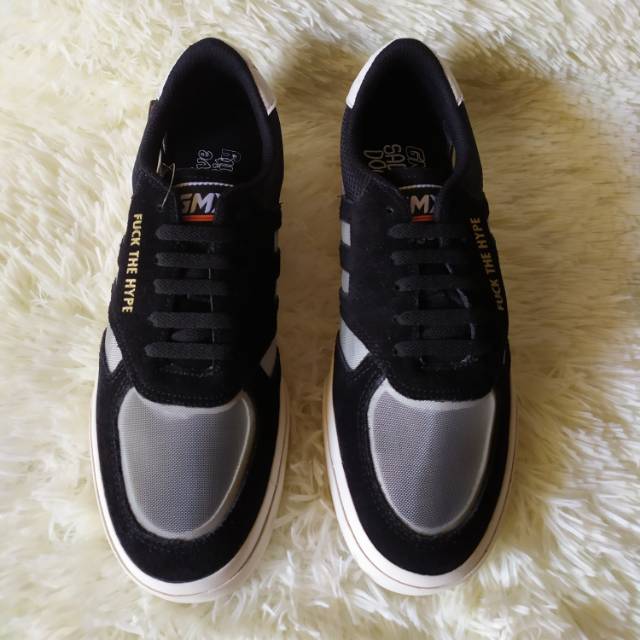 Sepatu Geoff Max Sadega Dochi