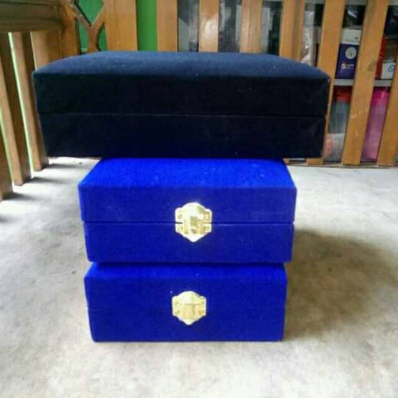 

BOX PLAKAT KOTAK PLAKAT 15X15X5 CM