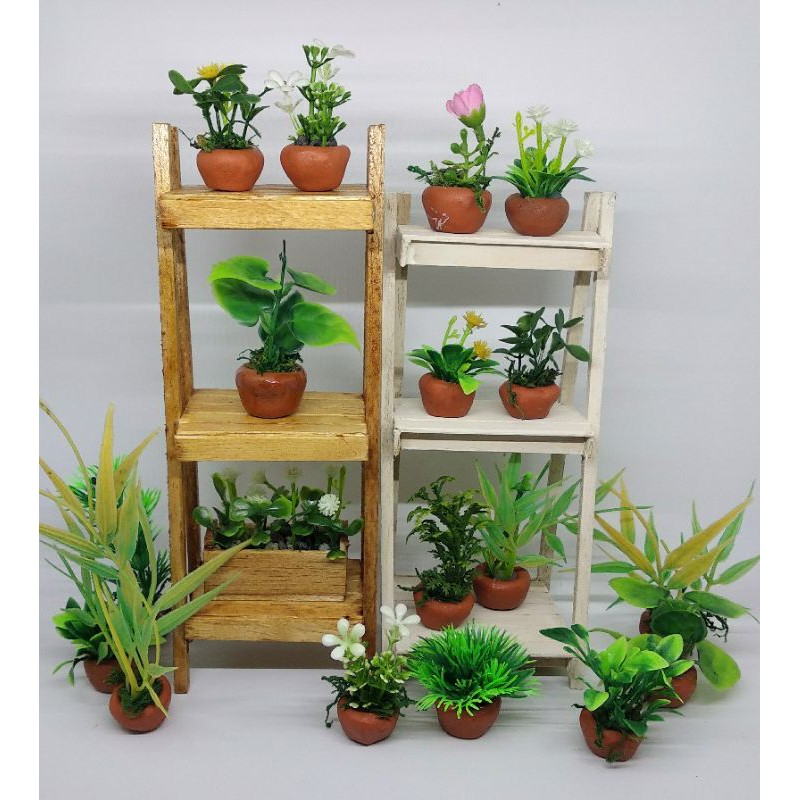 Miniatur Rak Kayu Perlengkapan Rumah Barbie