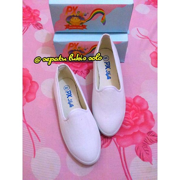 Sepatu Kanvas Polos PX STYLE Putih, tas branded