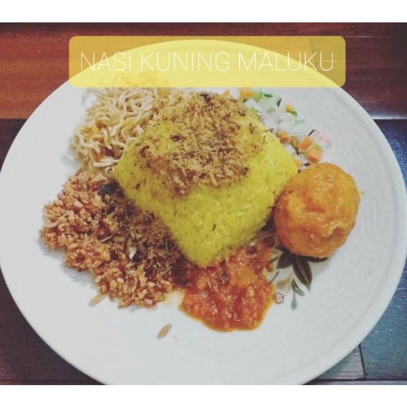 

nasi kuning maluku