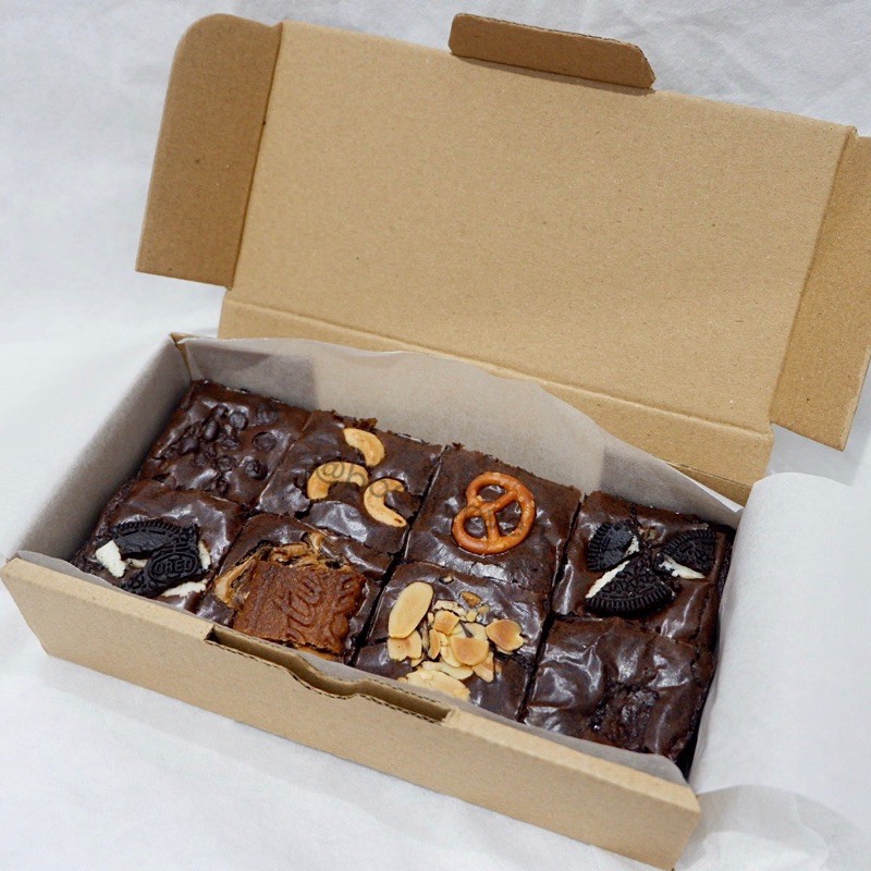 Premium Brownies box of 8 (10x20cm)