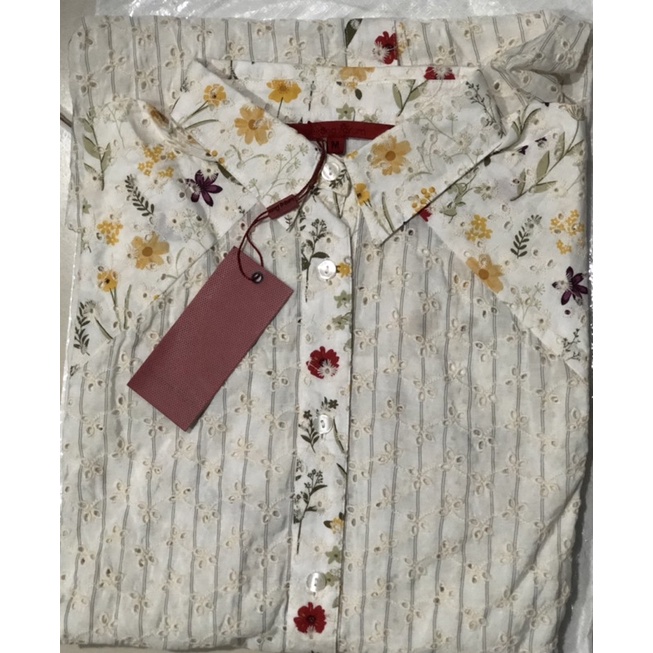 Benang Jarum Marsha Shirt - Cream M