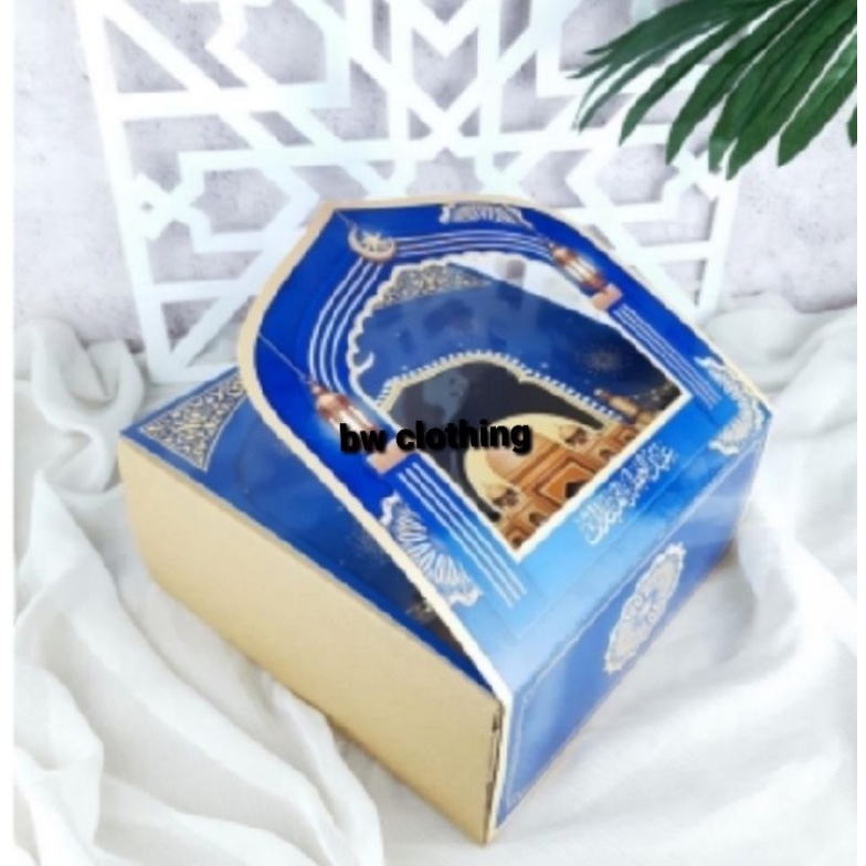 

Dus Lebaran - Box Lebaran - Packaging Lebaran Idul Fitri 22x22x10