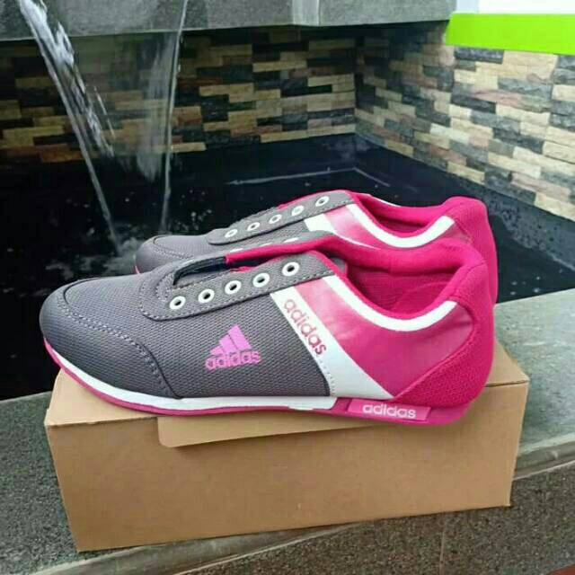 SEPATU WANITA SNEAKERS ADIDAS
