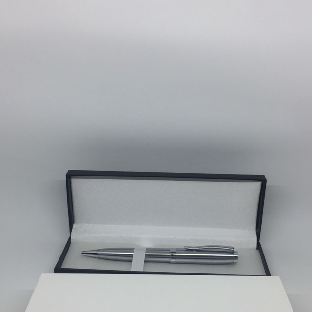 

Pulpen Promosi / Pen Elegant / Pen Mewah F 1 Stainless Trim Silver